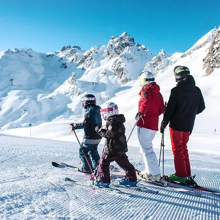 شقة 2 Pieces Confortable, Skis Aux Pieds, Proche Commerces - Fr-1-182a-44 *